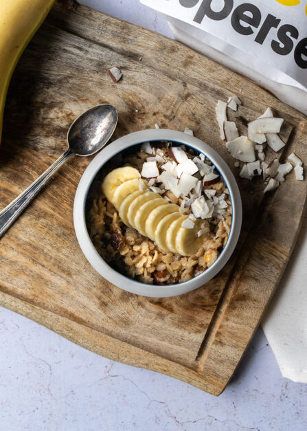 Recette porridge vegan simple, saine, et équilibrée pour le petit déjeuner